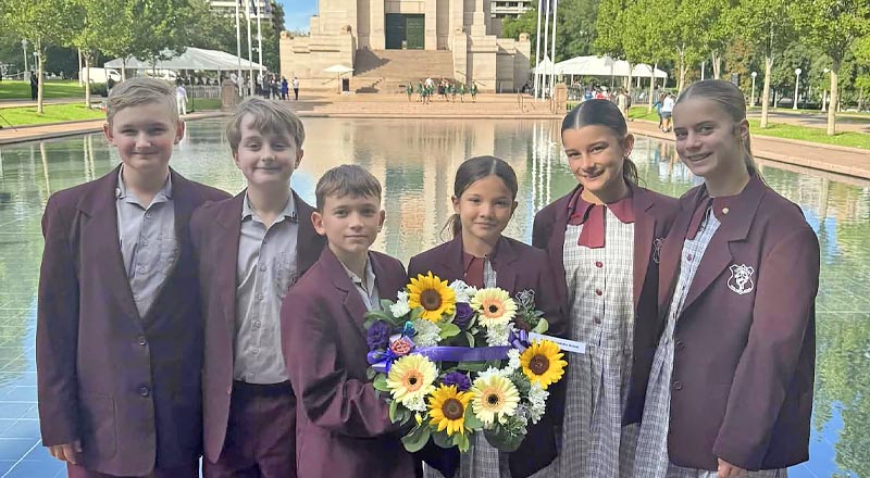 Chisholm Primary Bligh Park students at Anzac Day memorial